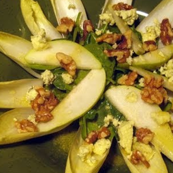 Salad with Arugula Endive Walnuts Pears & Blue Cheese