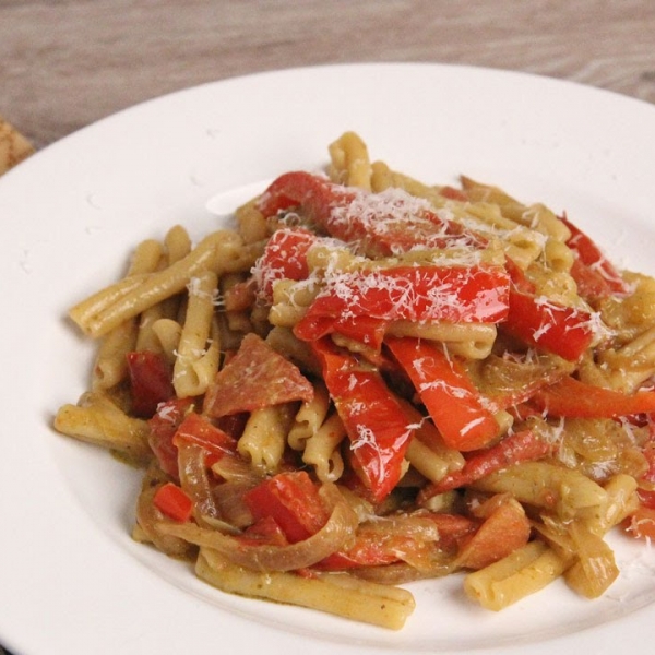 Peppers and Onion Pesto Pasta