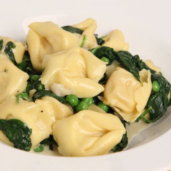 Tortellini with Spinach and Peas